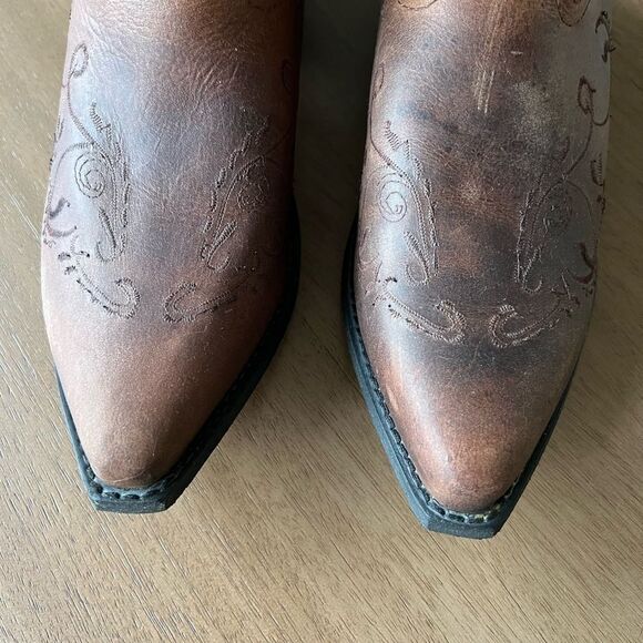 Women Smokey mountain boots style 3771 pattern Rosette, Brown Distress Sz 6 NWOT - Picture 9 of 16